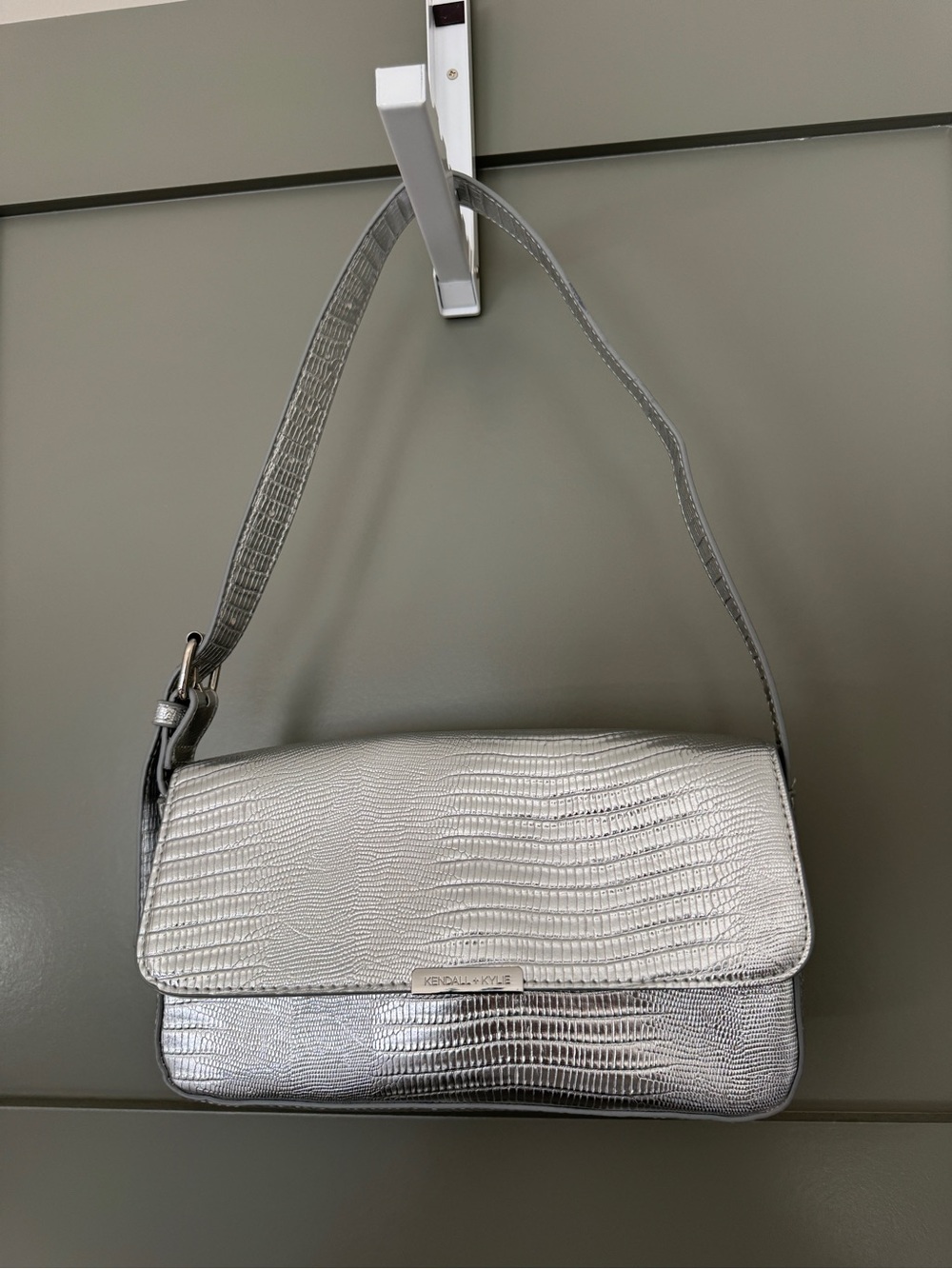 Kendall & Kylie Metallic Silver Croc-Embossed Shoulder Bag